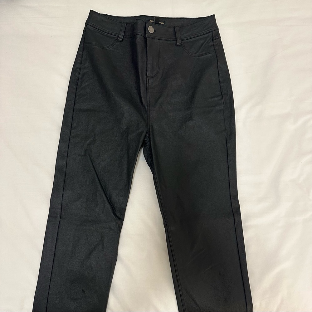 Skinny jeans with pleather look